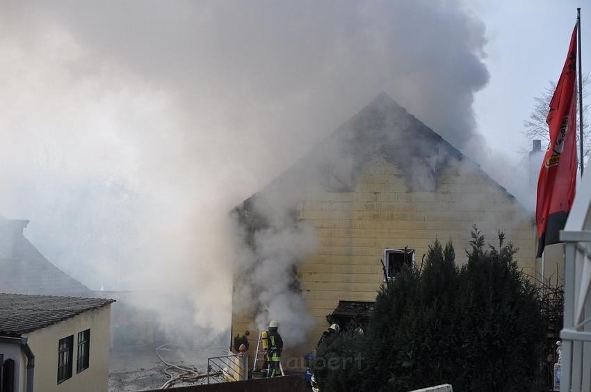 Haus komplett ausgebrannt Leverkusen P51.JPG